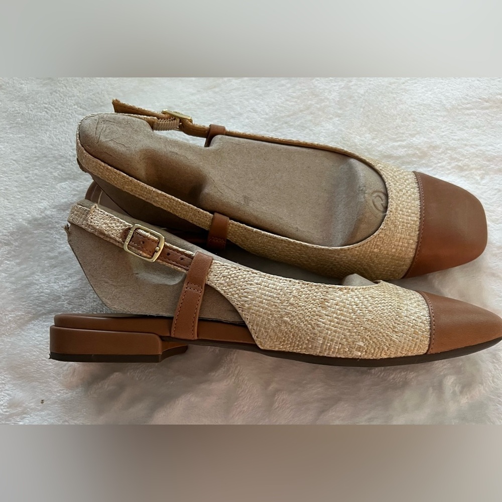 Vionic Cream and Brown Flats with Raffia Texture - Like New